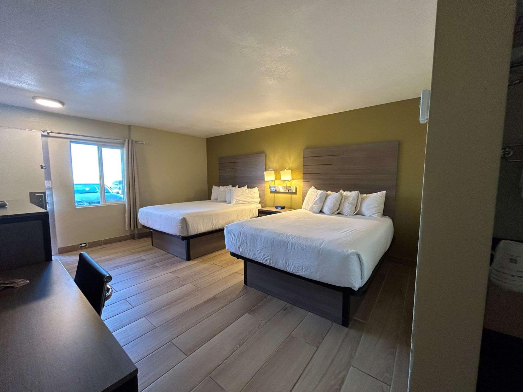 Surestay By Western Petrified Forest Hotel 2*